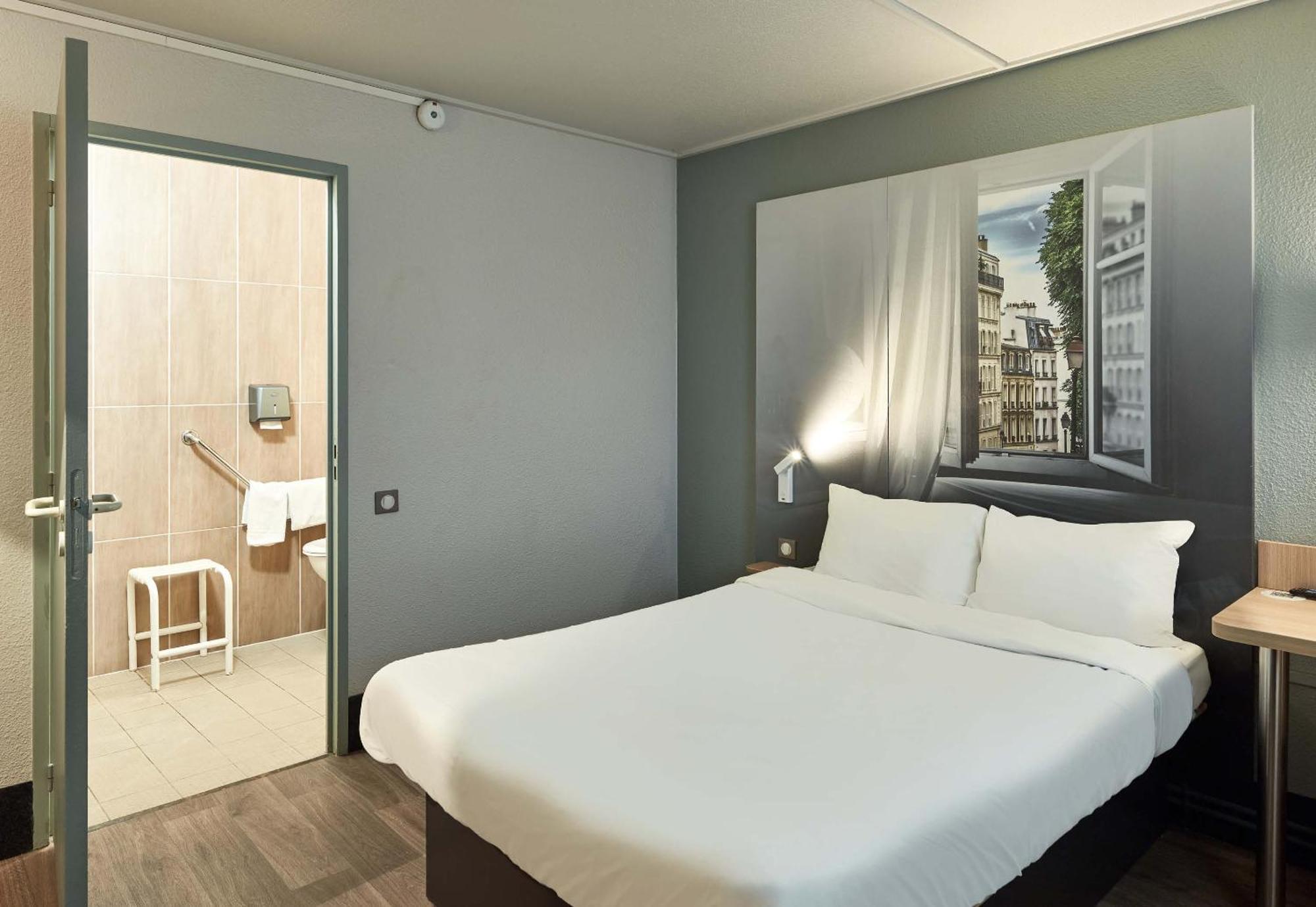 B&B Hotel Orgeval Екстериор снимка